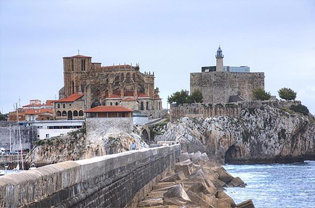 Precioso Estudio En Castro Urdiales Exterior photo